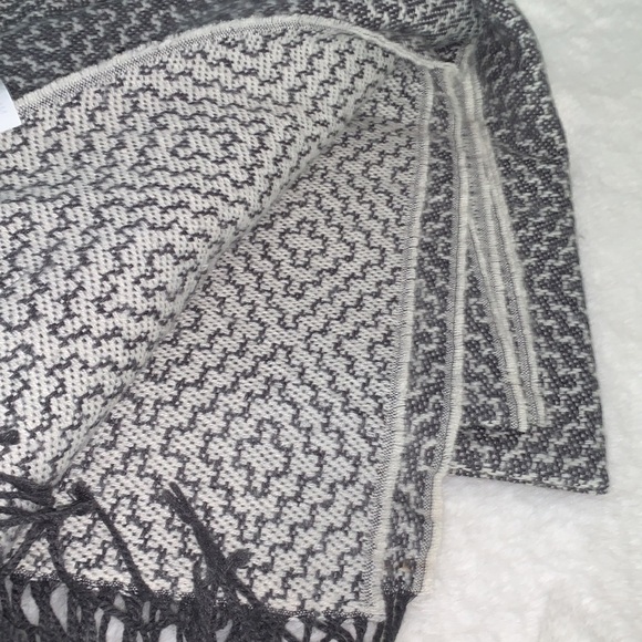 DSW Blanket Scarf, 60” x 50” - Picture 3 of 4